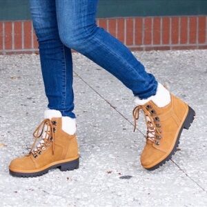 MARC FISHER Women's Cozy Chic Isalia Brown Suede Shearling Lace Up Boots Sz 8